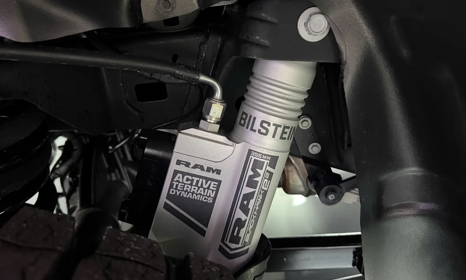 Giảm xóc Bilstein Black Hawk e2